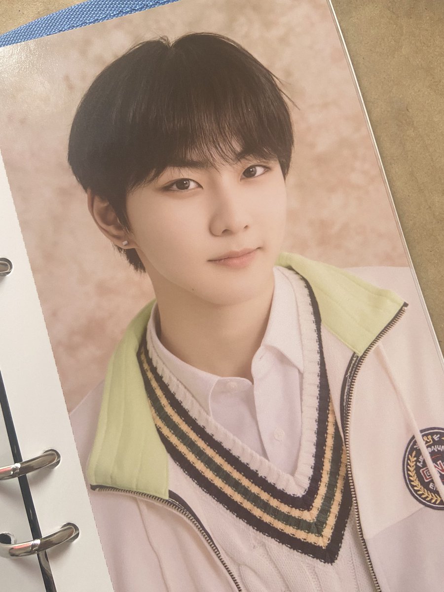 furwonie's tweet photo. wts lfb ph #ksellz

enhypen enniv binder only — ₱ 299

— with ot7 binder pages
— onhand, mint condi
— payo (nego if with dp)
— gcash, sco only

# enniversary 2023 binder merch https://t.co/Aqs2twG7SS