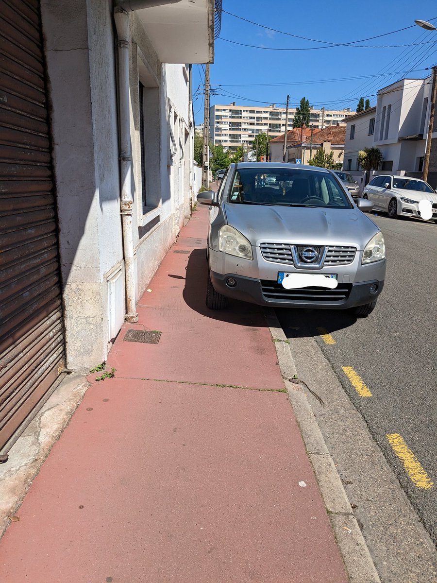 Les joies des sorties en poussette 😬😤 #GCUM <a href="/VilleduBouscat/">Ville du Bouscat</a> <a href="/Bordeaux/">Bordeaux</a> <a href="/BxMetro/">Bordeaux Métropole</a> <a href="/GwenaelLamarque/">Gwénaël LAMARQUE</a>