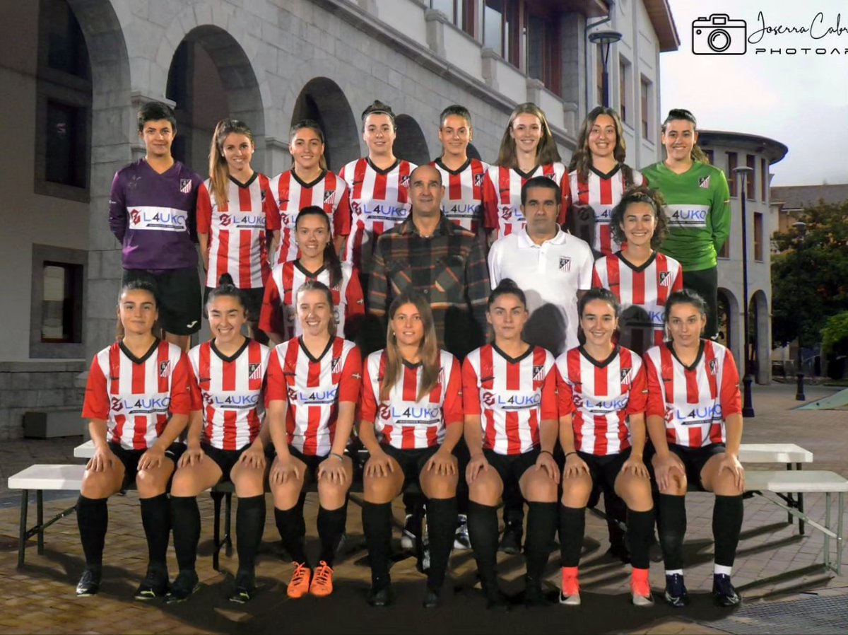 Zorionak Klubeko NESKA NAGUSIEN taldeari, pasa den asteburuan OHOREZKO MAILARA igoera lortzeagatik!!!
Baina oraindik TXAPELDUN IZATEKO aukera dute. LARUNBATEAN 18:30etan bete dezagun MINTXETA igoera elkarrekin ospatzeko eta etxeko azken partiduan taldea animatzeko!!! AUPA NESKAK