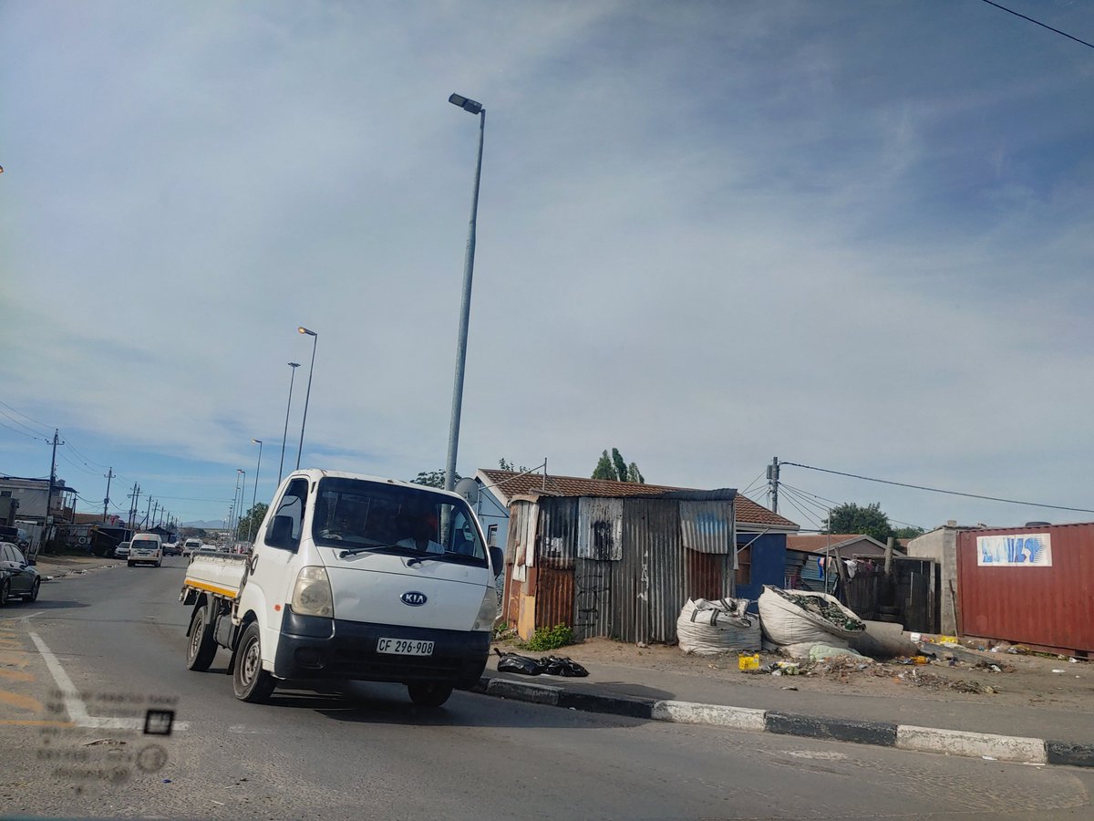 Waydon_Saal's tweet photo. #ReFi_this
#GitcoinBeta
#RefiCapeTown
No one should have to call this a home, it's time to address the harsh reality of poverty and improve living conditions for all https://t.co/bLxU9LDAK8