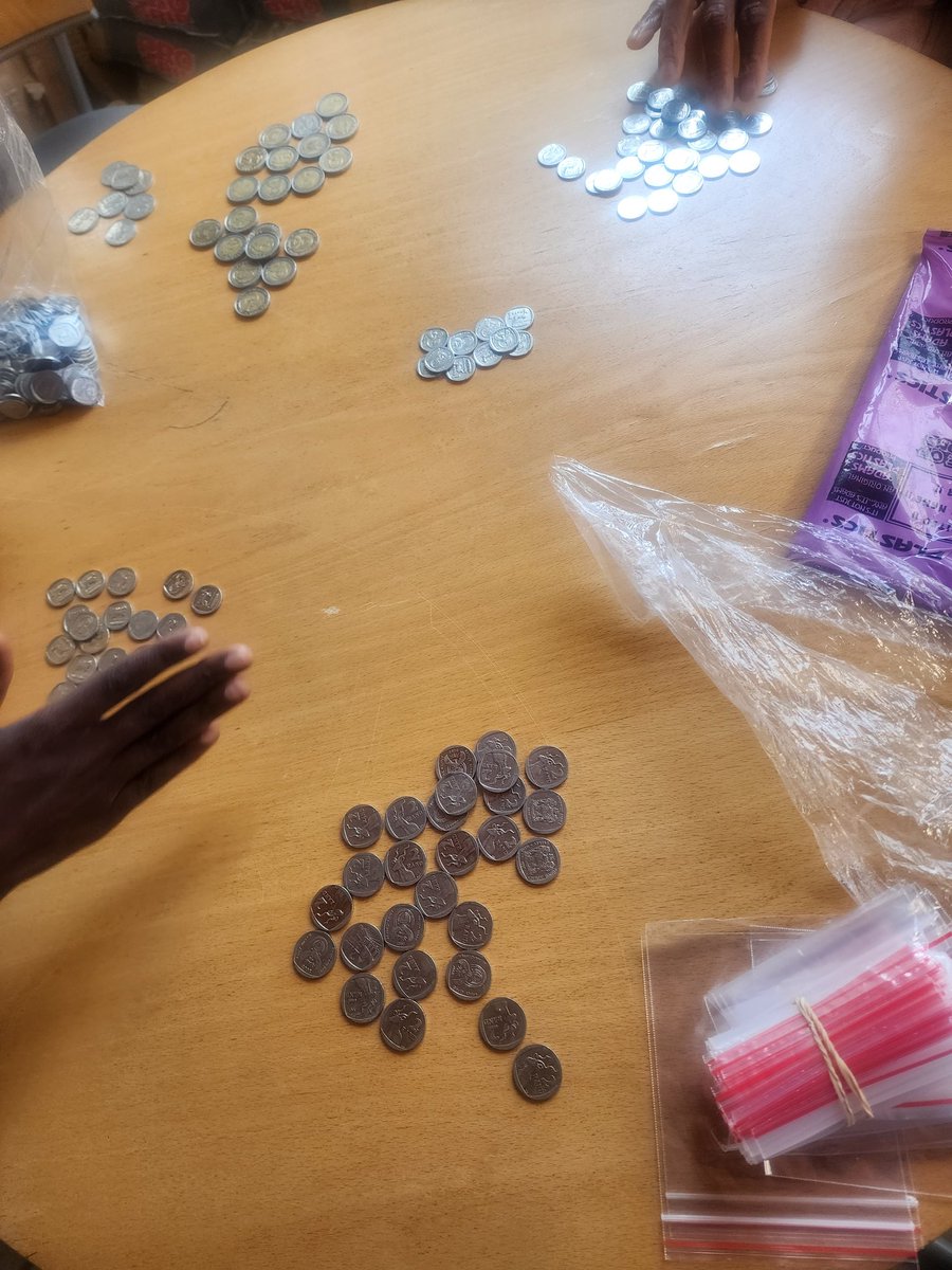 butSands's tweet photo. Counting my @FlySafair ticket money https://t.co/0uZW0rmJCn