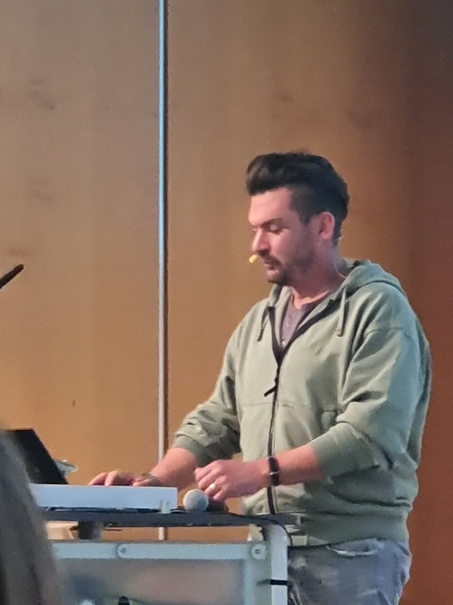 #LegalRevolution <a href="/michafriedmann/">Micha Friedmann</a> entführt uns zur Klon-Armee der Super-Anwälte
