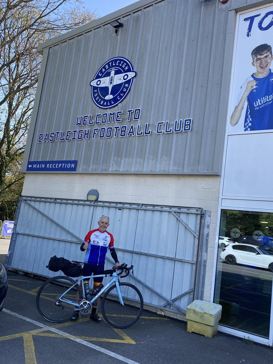 markcrowther66's tweet photo. Day 29 of my 116 club cycle challenge I have just arrived at @EastleighFC for football club 102 &amp; received a warm welcome thank you Kara for letting me pitch side 🙂 proud to support @ProstateUK @MindCharity @TeenageCancer 

https://t.co/3CTQM7u17K https://t.co/mND0tdv4CQ