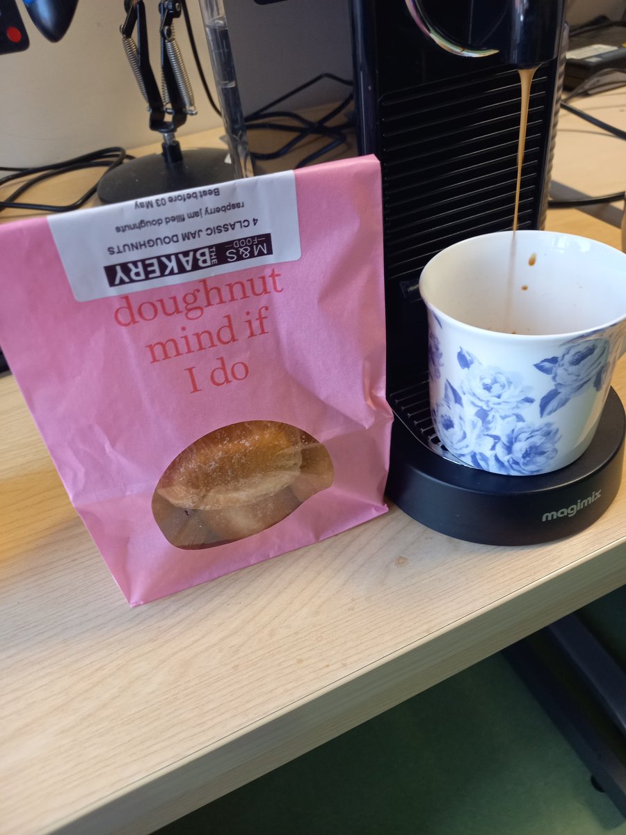 Doughnut mind if I do
Happy hump day 
Thank you to Martin for providing some goodies 😊