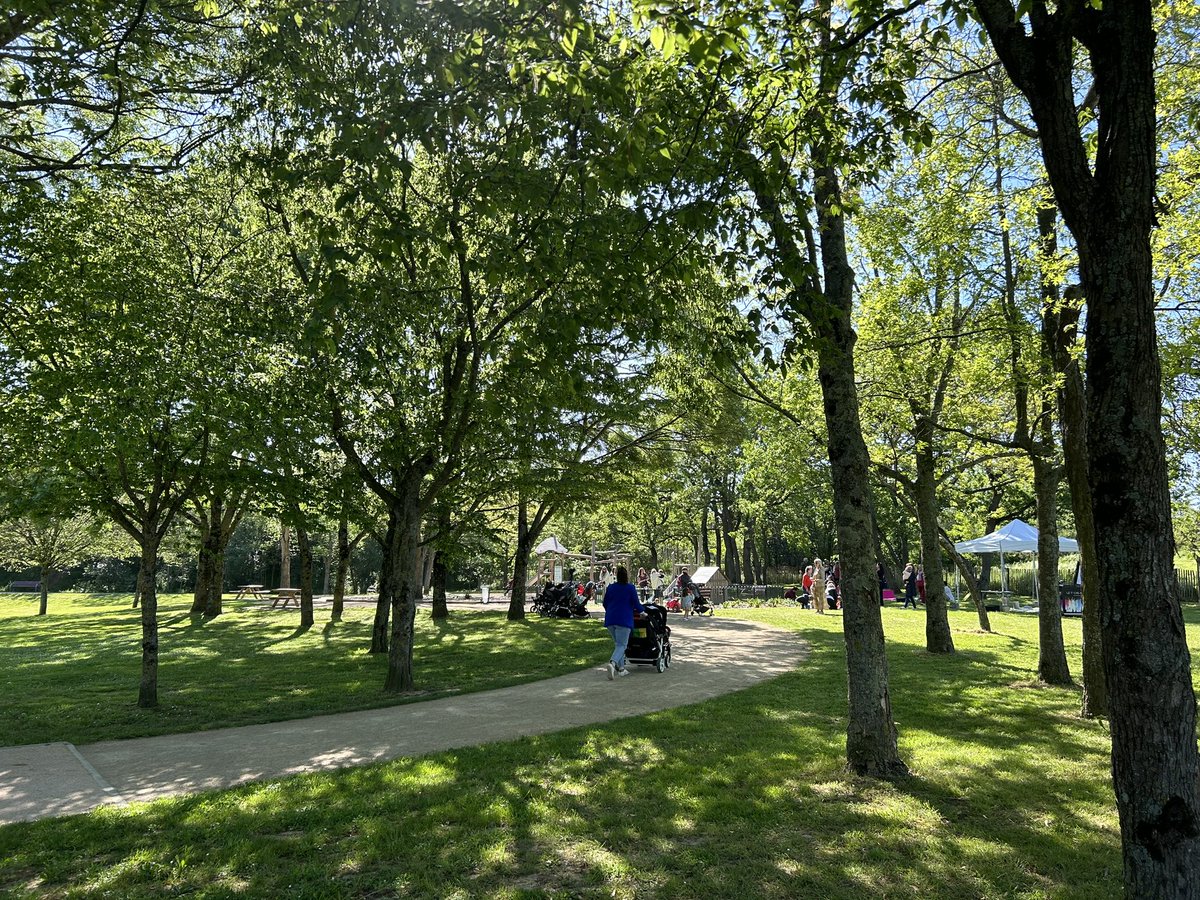 le Trois-Mâts et le Relais Petite Enfance de la Ville sont présents pour les animations de la journée ainsi que l’association des habitants Saint Léonard Justice Madeleine.
Venez nombreux pour découvrir ce joli réaménagement. ☀️
#ecoangers