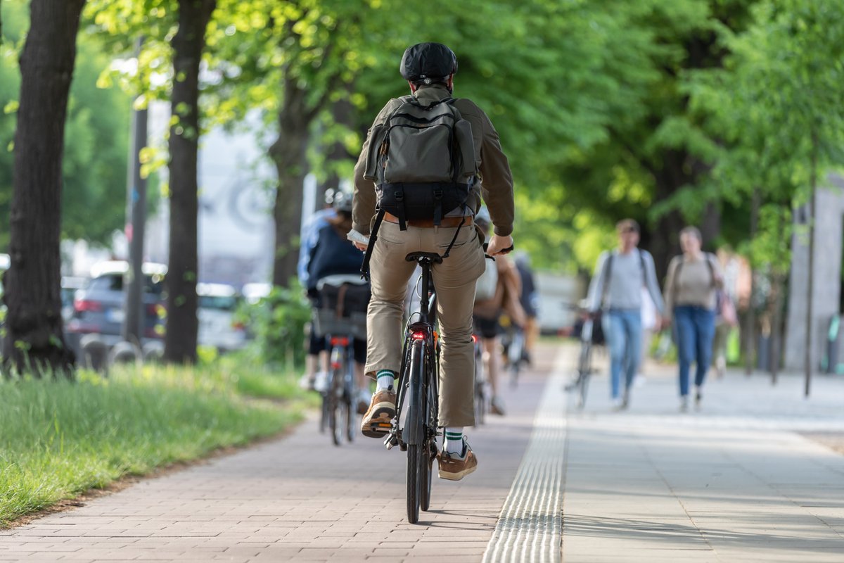 Université Paris Nanterre (@uparisnanterre) on Twitter photo 🚴♂️ Avec le retour des beaux jours, n’hésitez pas à venir à vélo ou à pied à l’université si vous n’habitez pas trop loin du campus !
Découvrez dans le petit guide du <a href="/rsudd_UPN/">RSU-DD Université Paris Nanterre</a> les itinéraires à vélo depuis les villes alentours 👇
rsudd.parisnanterre.fr/navigation/tra… 🚴♂️ Avec le retour des beaux jours, n’hésitez pas à venir à vélo ou à pied à l’université si vous n’habitez pas trop loin du campus !
Découvrez dans le petit guide du <a href="/rsudd_UPN/">RSU-DD Université Paris Nanterre</a> les itinéraires à vélo depuis les villes alentours 👇
rsudd.parisnanterre.fr/navigation/tra…