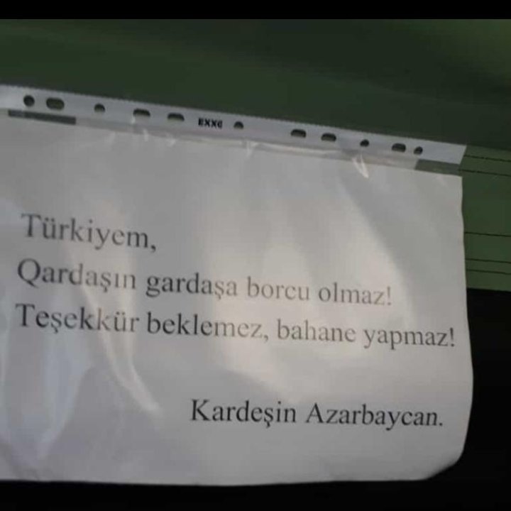 Ertrk9595's tweet photo. #Kahramanmaraş ta tedavi çadırının girişinde yazan yazı.. Can #Azerbaycan https://t.co/zU21nxyMNZ
