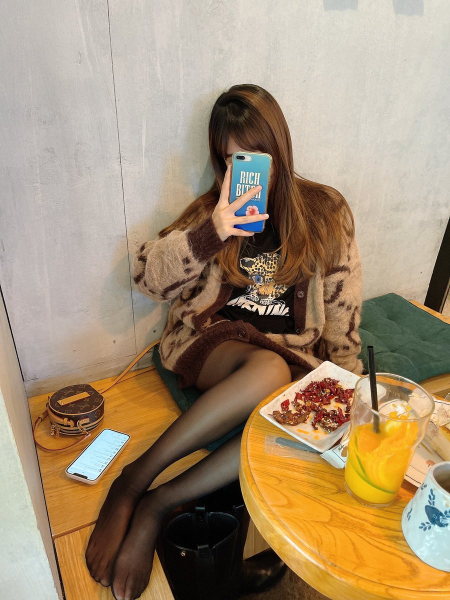 hwangjunwon10's tweet image. 실시간
나 지금부터 씻을건데 나랑 전화하면서 씻을래? 
#일탈 #맘눌뎀 #섹트 #능욕