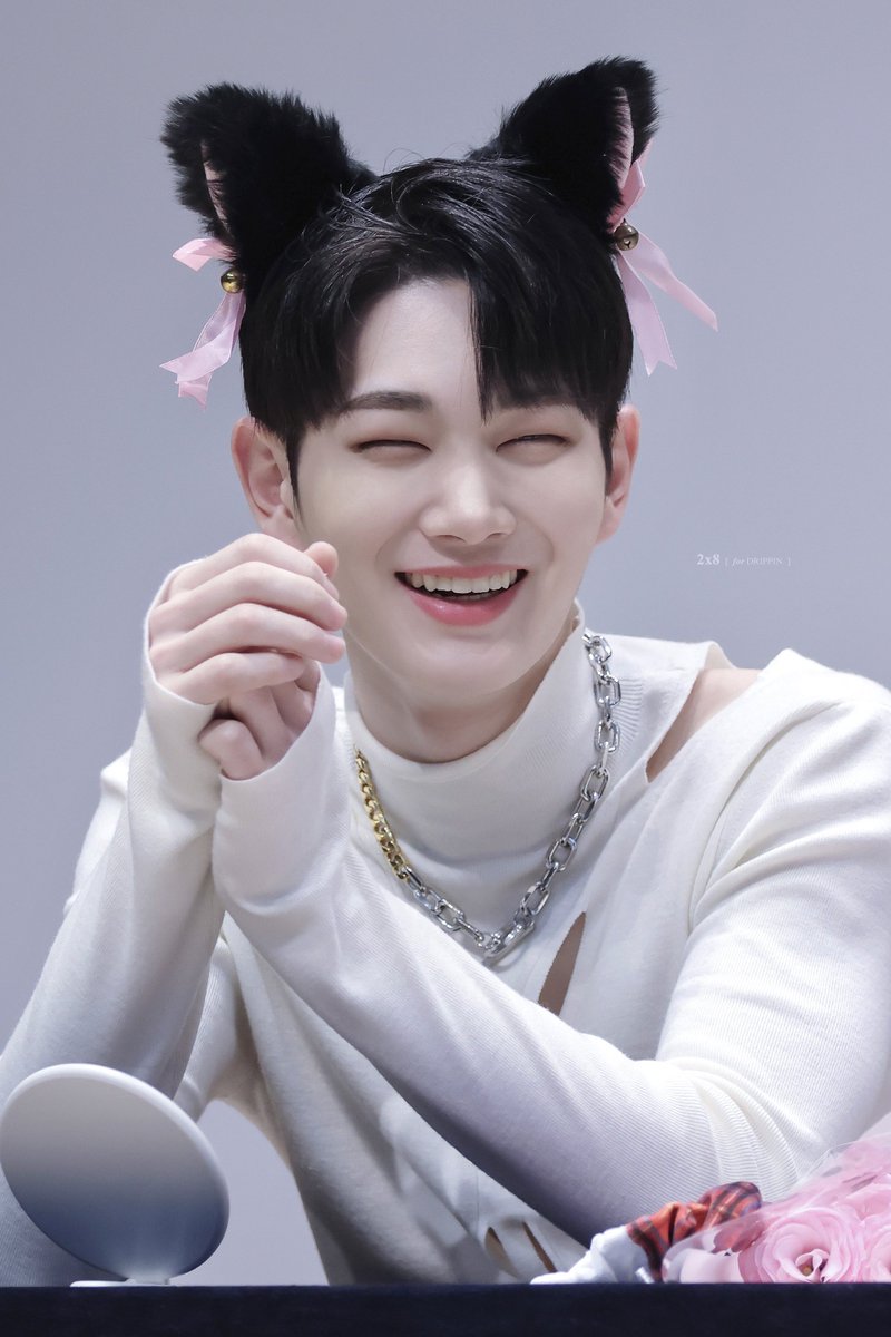 2x8_pin's tweet photo. 230428 팬사인회 #주창욱 
웃는 거 아이예��� ~ ฅˆ‧⩊‧ˆฅ 🖤

#드리핀 #DRIPPIN https://t.co/NThvGrTpmX