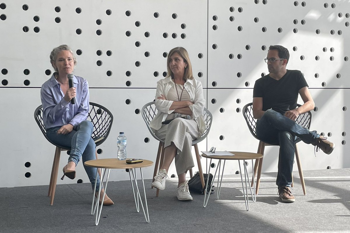 monicabc04's tweet photo. Continuem amb la jornada @enisa amb els casos d’èxits de @BiosferTeslab, @etecnic i @AppEagora. Gràcies @nuriaamigo, Ramona Martínez i @martingarridor per compartir la vostra experiència https://t.co/dbCnylVKzx