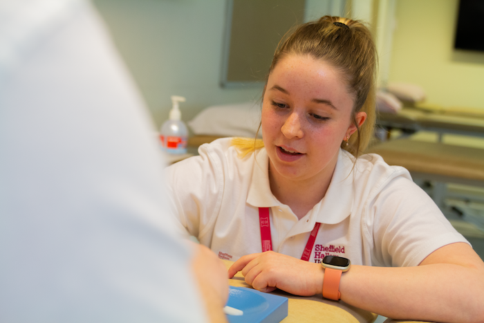 Sheffield Hallam University has launched a free &amp; flexible course to support nurses looking to move into general practice

It is open to nurses at all levels – from undergraduates to registered nurses working in different healthcare settings

Read more 👇
shu.ac.uk/news/all-artic…