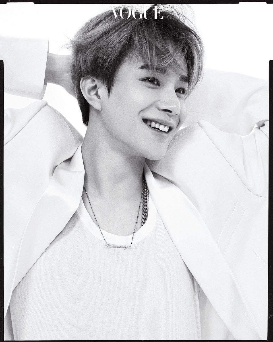 sugaringpolly's tweet photo. 아니…진짜 똑 같은데? https://t.co/L1bvpGj4qS