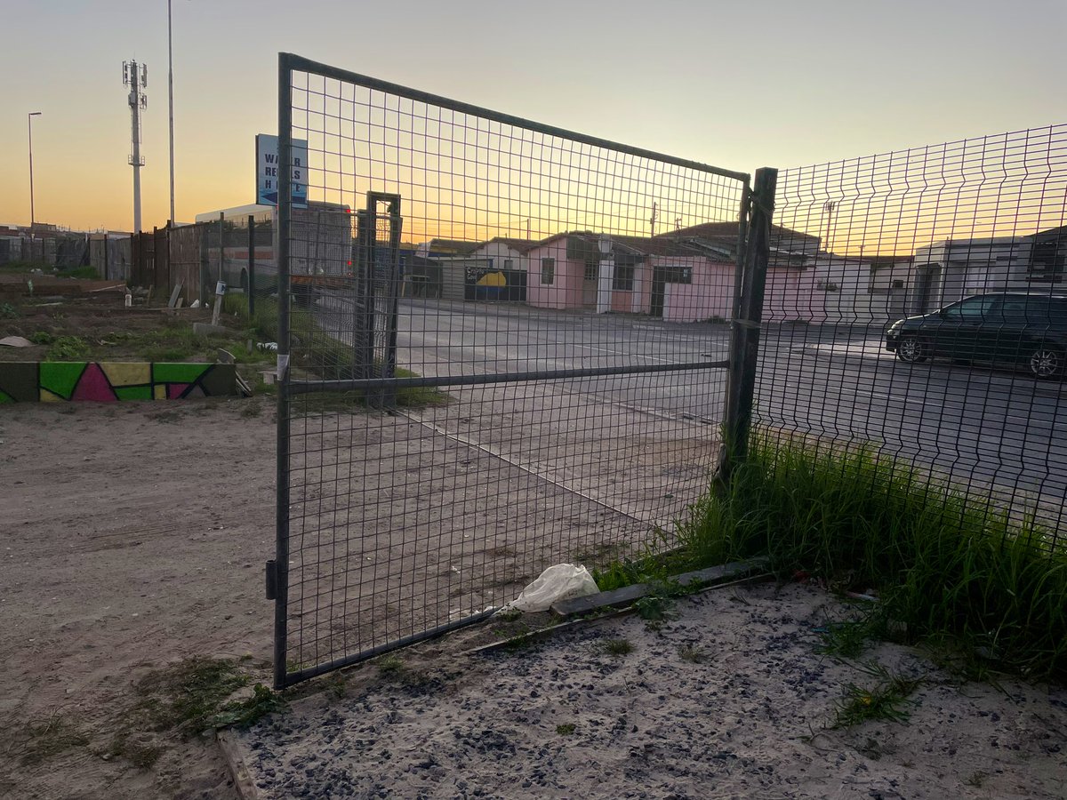 Keoi_In_Tech's tweet photo. Up to is to help regenerate our communities, make them safer for everyone. I’m imagining a crime-free community whereby we have small hubs all over the Cape Flats for our youth to easily access and up skills and get employed. #ReGenerateCapeTown #refi_this @reficapetown https://t.co/hM9XDGLvqN