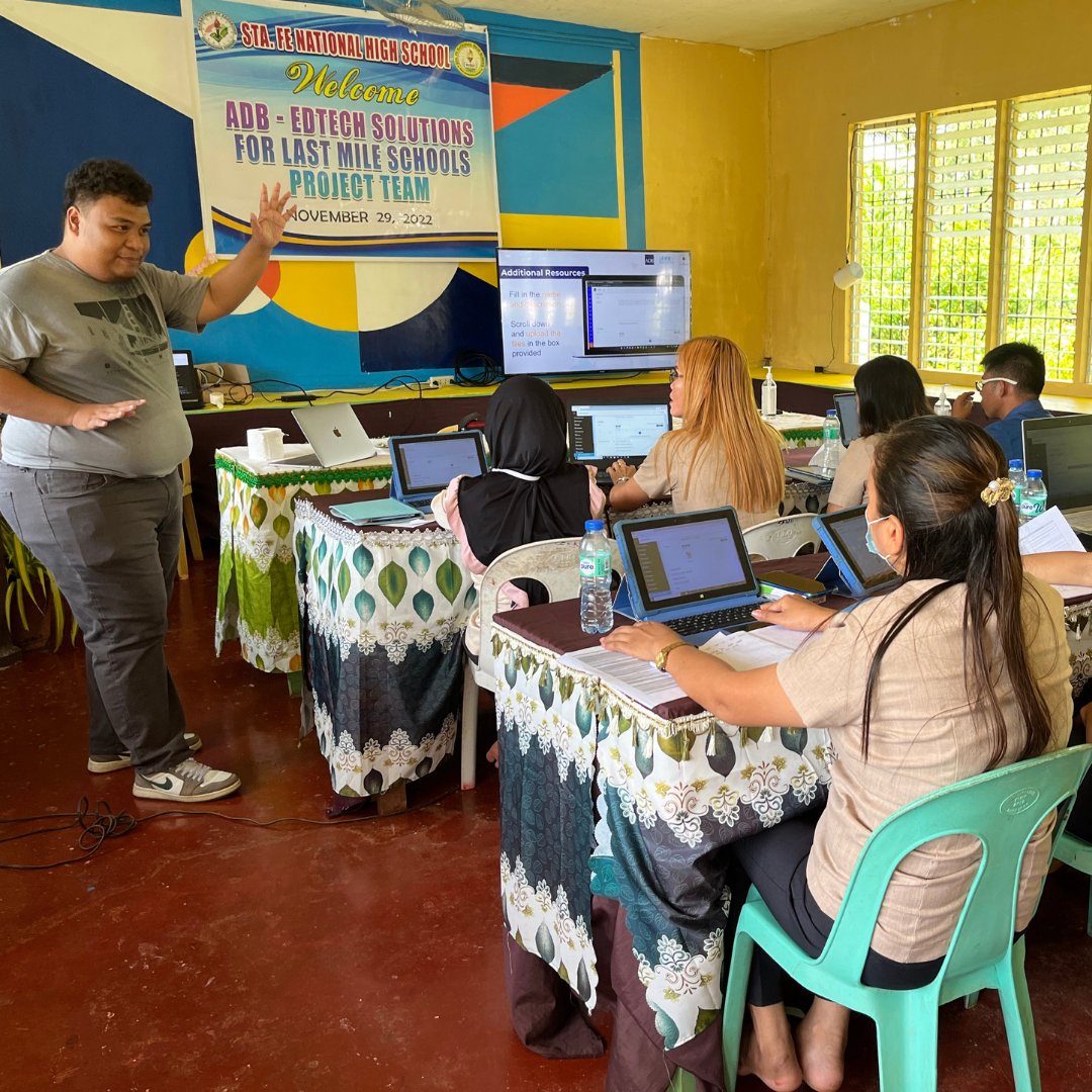 ADBPhilippines's tweet photo. The lockdowns at the height of the pandemic disrupted learning, especially for students in isolated areas.

To help students cope with the situation, we provided technical assistance to support digital learning in last mile schools in Abra, Kalinga, Bohol, &amp; Zamboanga Sibugay. https://t.co/a3qFAZI0il