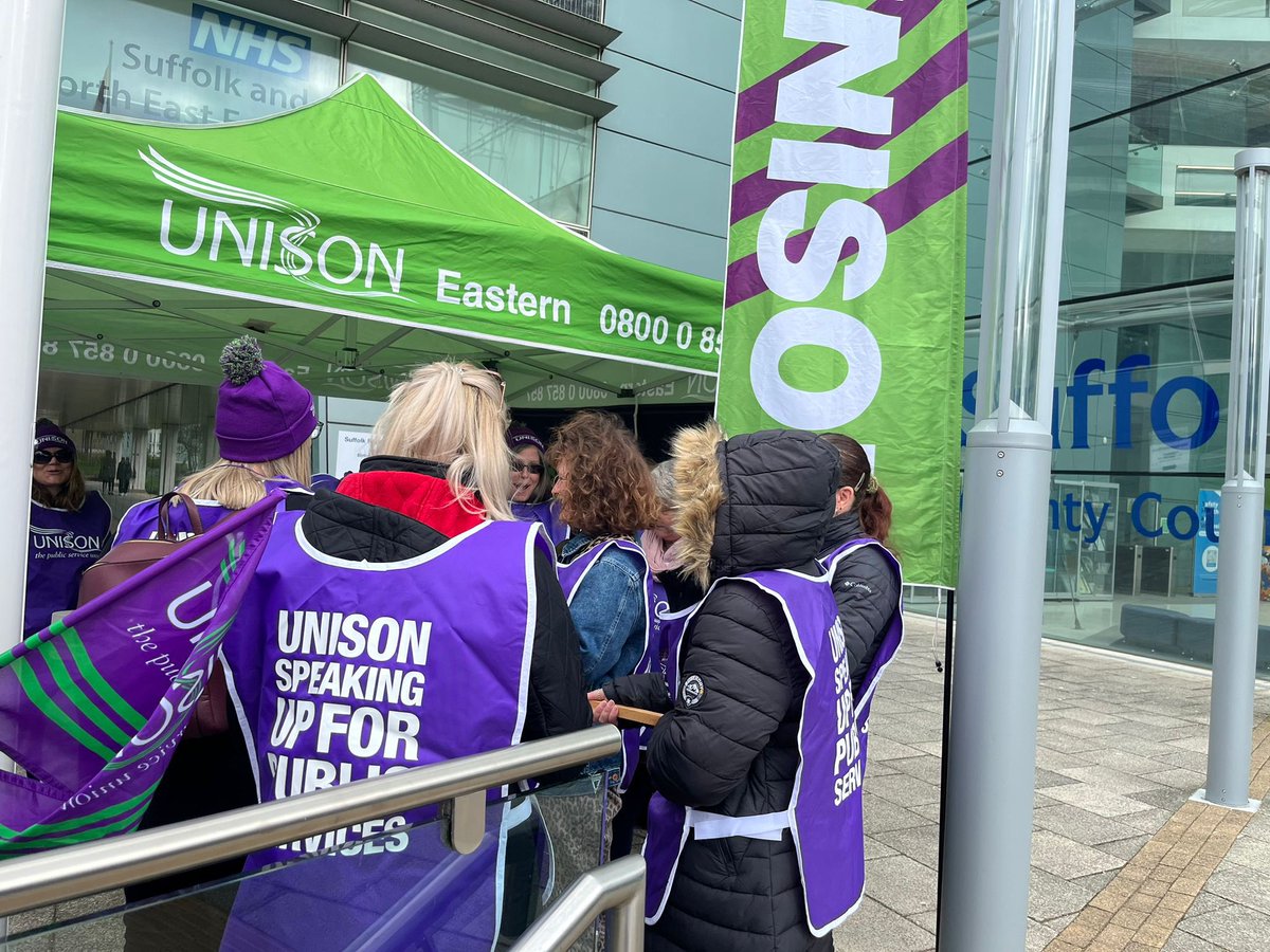 Pot Kiln staff getting  ready to demonstrate outside <a href="/suffolkcc/">Suffolk CC</a> headquarters. Protesting against job losses due to miss handling of school funds. <a href="/UNISONEastern/">UNISON Eastern</a> <a href="/SuffolkUNISON/">SuffolkCountyUNISON</a>