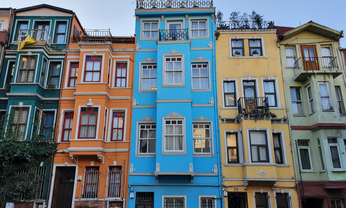 besides_obvious's tweet photo. Balat – The Jewish quarter of Istanbul 👉 https://t.co/s3z87dGQYa https://t.co/KufzEfNhtF