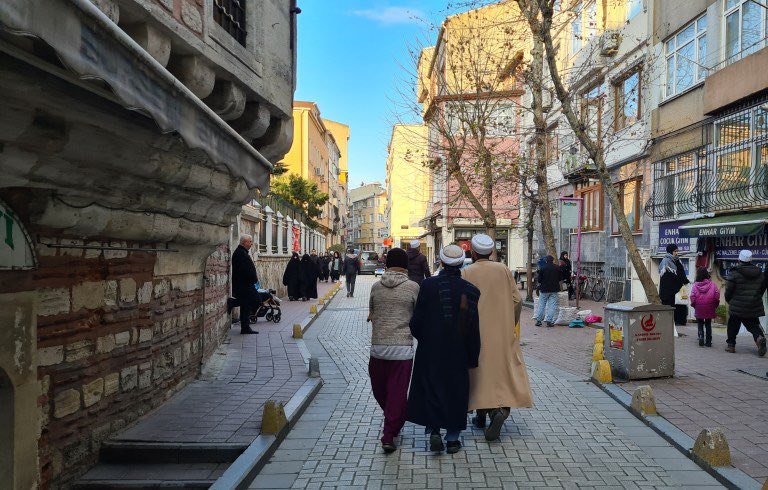 besides_obvious's tweet photo. Balat – The Jewish quarter of Istanbul 👉 https://t.co/s3z87dGQYa https://t.co/KufzEfNhtF