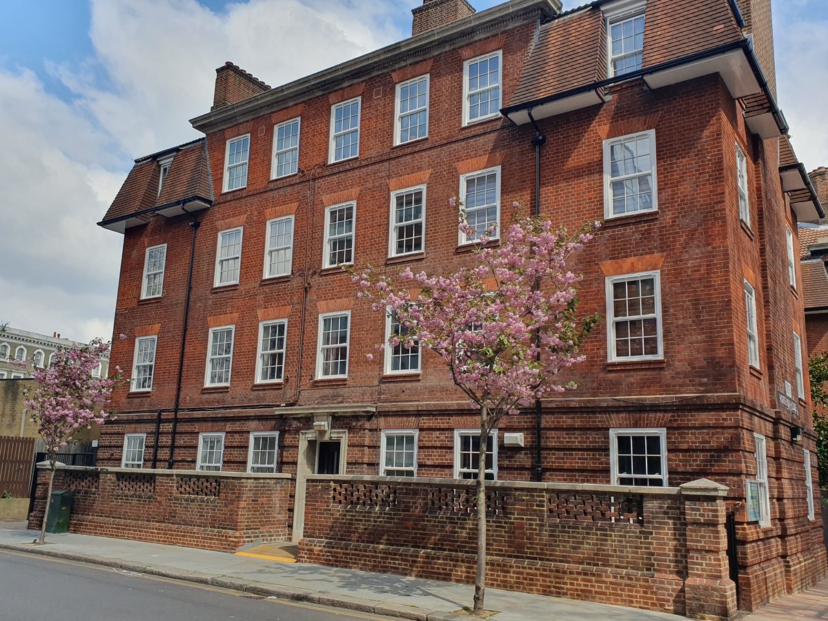 RBKC's tweet photo. We’ve just completed a huge refurbishment project at Hortensia House. The work was part of our £400M capital works programme and included new windows, guttering and repairs to brickwork.

The work will mean residents’ homes are safer and greener.

More: https://t.co/T0wKPmOKba https://t.co/vdrpeke8oU
