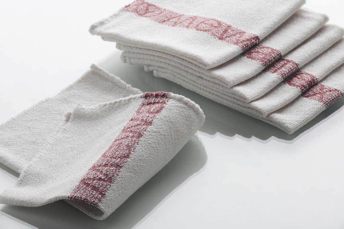 MEWA_FR's tweet image. Les lavettes industrielles de Mewa sont disponibles en quatre qualités différentes, adaptées aux exigences de l’industrie, de l’artisanat et des ateliers. Testez nos lavettes et notre service textile et demandez un kit d’essai. #Mewatm #textilsharing mewa.tm/3HuhaBo