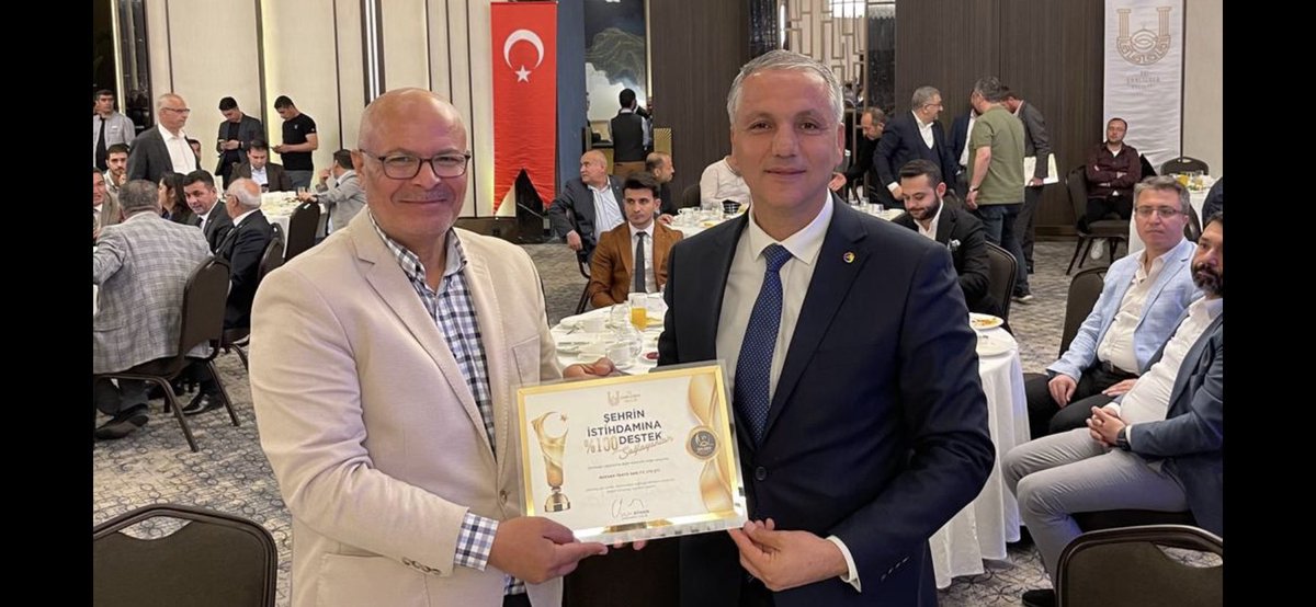 serhatkrd's tweet photo. “Şehrimizin Değerlerine Değer Katanlara Değer Veriyoruz. ” Meksan Trafo Yönetim Kurulu Başkanı Sayın ⁦@TavasHamza⁩ Beyi Şehrimize Yaptığı Yatırımlardan Dolayı Tebrik Ediyorum. https://t.co/fGqJTbABB3