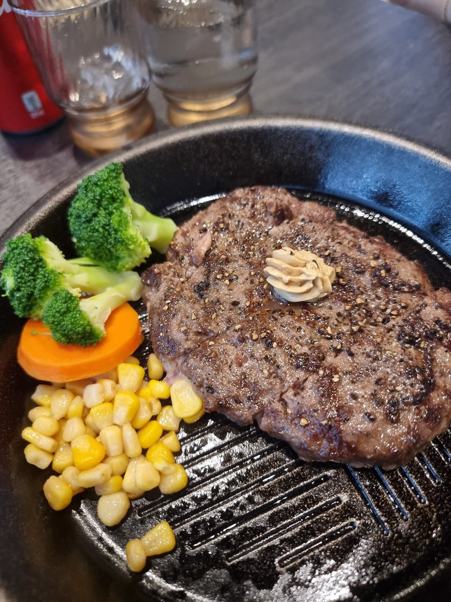 KNTTJelly's tweet photo. Ikinari Steaksuuu #Titikman #Babalikan https://t.co/H1LW6ty5y1