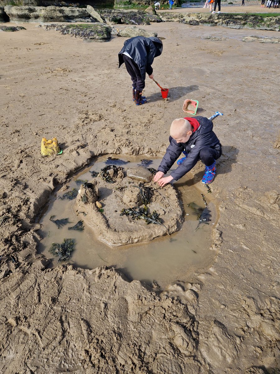 Sandcastle fun! #BeachMorning #BoggleHole #Year4 @MIssBai69392016 @stjs_staveley