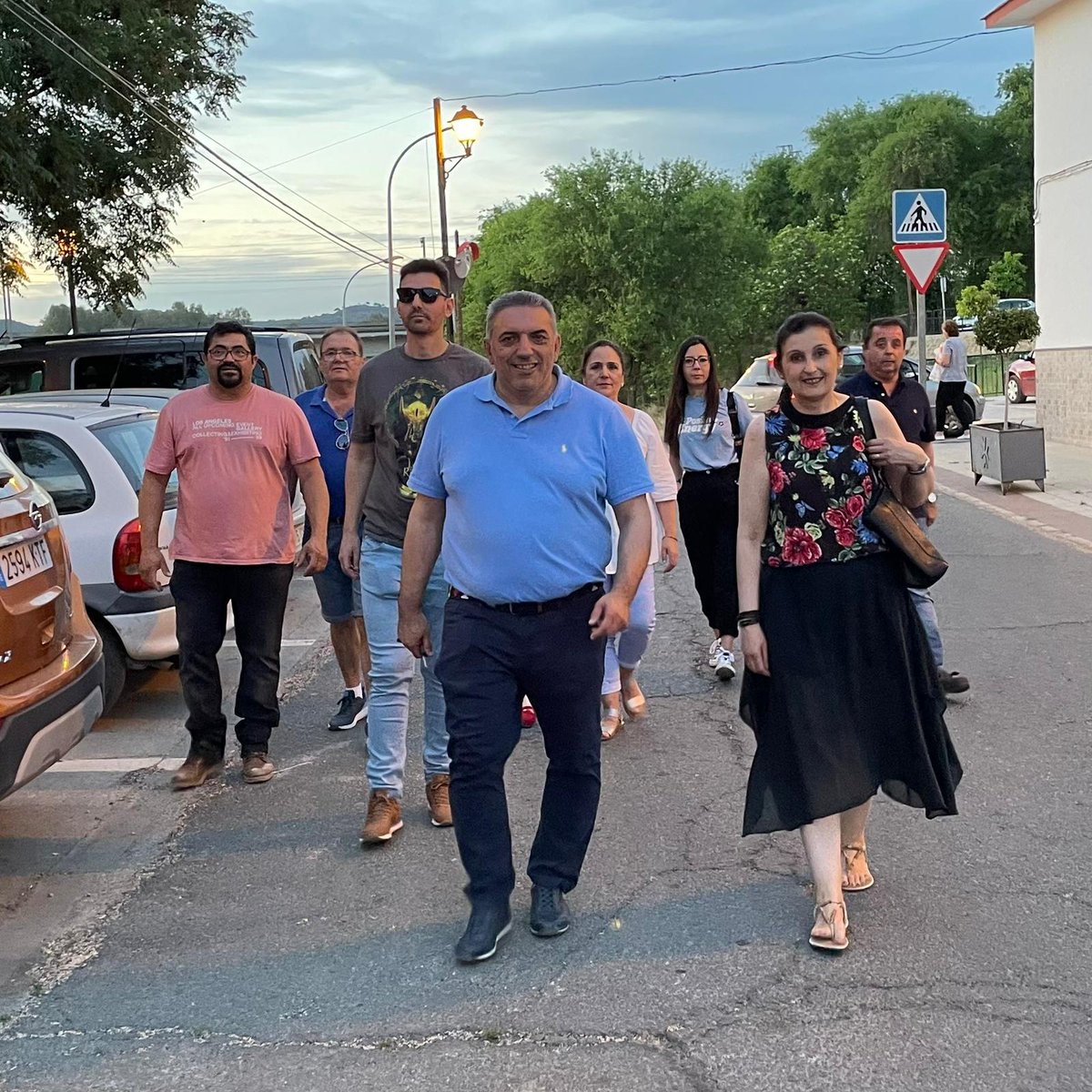 Compromiso_Lora's tweet photo. 💚 En el día de ayer estuvimos visitando el barrio de Nuestro Padre Jesús.

👉🏼 Ayer conocimos de primera mano las impresiones de lo realizado y las reivindicaciones de futuro de los vecino para mejorar el barrio.

#CompromisoconLora
#CcL
#SomosNecesarios
#MeQuedoconLora https://t.co/PsbGrb2PgA