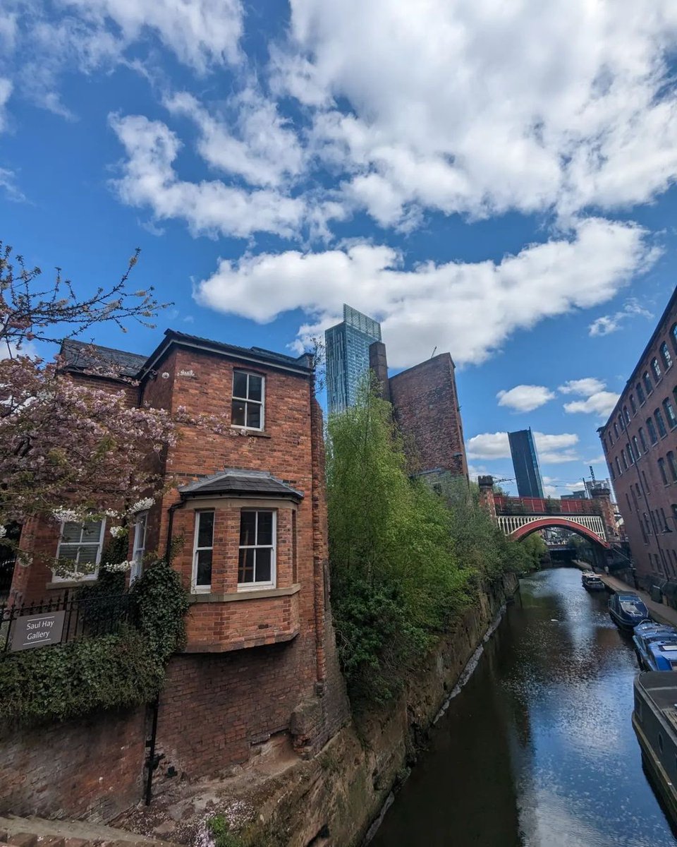 Castlefield cuteness 😍🏙️ 📷 IG/@rachet1988