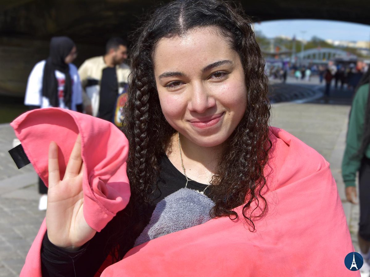 paris_icc's tweet photo. Manuella 21 ans et étudiante en économie gestion. Rencontrée sur le campus de Nanterre, elle a immédiatement accepté d'étudier la bible chaque jour.
Aujourd’hui elle a trouvé sa valeur en Dieu et  non l'approbation des hommes.

#paris #bapteme #egliseaparis #campus #etudebiblique https://t.co/2cHaRPbi4K