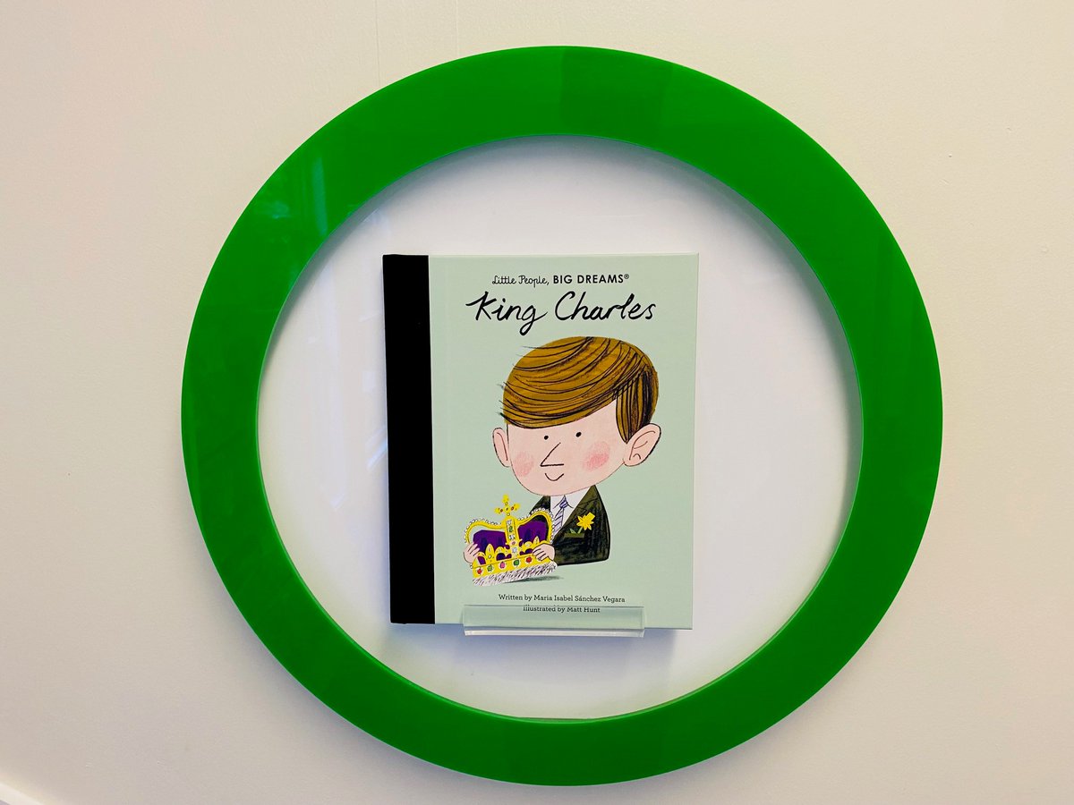 Meole_Primary's tweet image. Some lovely books in the library to celebrate the #Coronation #ReadingRocks #LifeChangingLibraries 📚