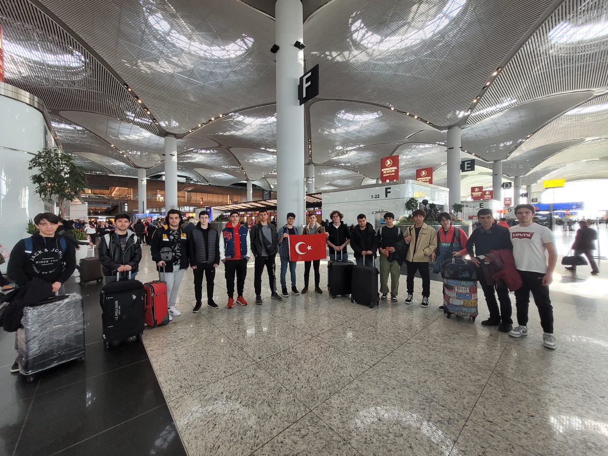 Akreditasyon Okul Eğitimi kapsamında Öğrencilerimiz Uzun Dönem Hareketliliklerini Avusturya’da gerçekleştirmek üzere yola çıktılar 🇹🇷🇪🇺 <a href="/tcmeb/">Millî Eğitim Bakanlığı</a> <a href="/istanbulilmem/">İstanbul İl Millî Eğitim Müdürlüğü</a> <a href="/memleventyazici/">Levent Yazıcı</a> <a href="/ist_arge/">İSTANBUL MEM AR-GE</a> <a href="/ErsahinMustafa/">Mustafa Erşahin</a> @istmem_abhibe <a href="/gulcindermann/">Gülçin Derman</a> <a href="/ABBaskanligi/">T.C. Dışişleri Bakanlığı Avrupa Birliği Başkanlığı</a> <a href="/ulusalajans/">Türkiye Ulusal Ajansı 🇹🇷 Turkish NA</a> <a href="/ilkerastarci/">İlker Astarcı</a>