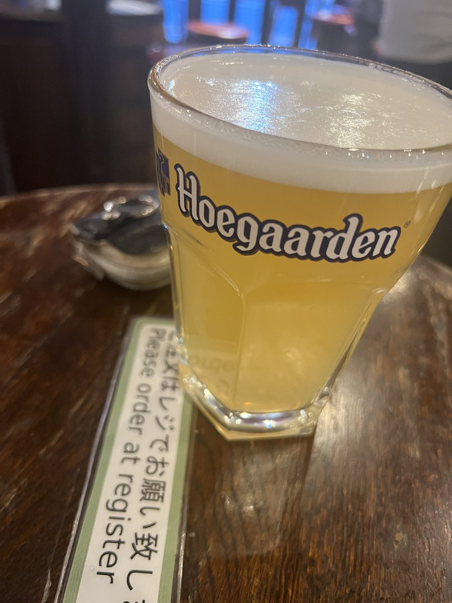 youyeah_evi's tweet photo. 新橋でヒューガルデンに遭遇🍺 https://t.co/LqUXAI9dXE