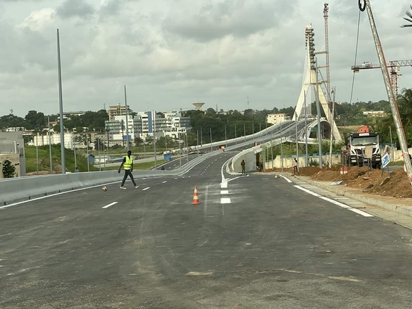 Monafrique8's tweet photo. Côte d'Ivoire : Alassane Ouattara a annoncé que le 4ème pont d'Abidjan serait baptisé du nom de Laurent Gbagbo pour marquer un geste de réconciliation nationale.
source :Africa Intelligence
#cotedivoire #CIV #CIV225 #Alassane_Ouattara #Gbagbo #paix #Afrique #Abidjan #ivoirien https://t.co/SFb7r4IfAx