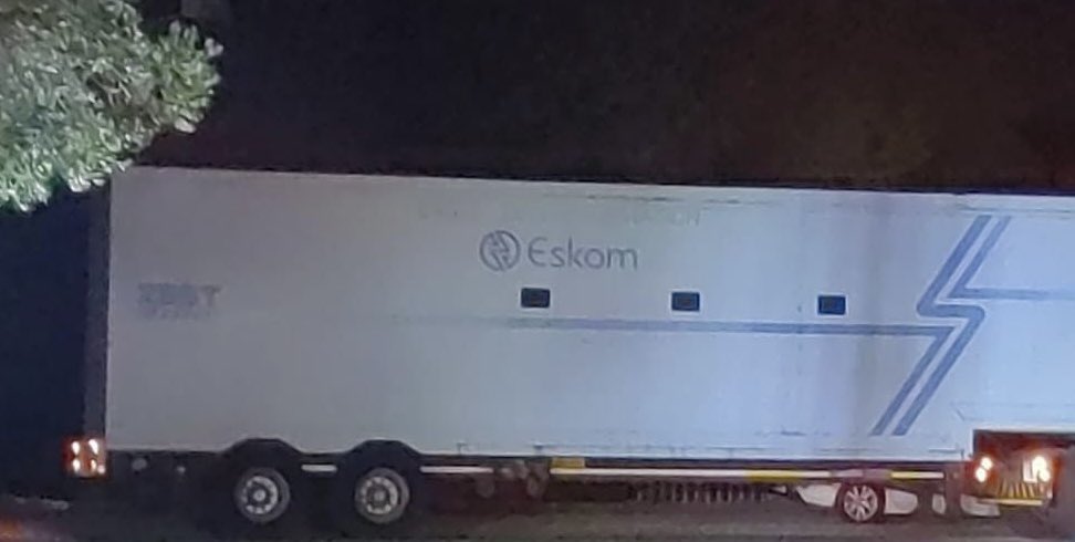 OshebengK's tweet photo. Day 6 without electricity in @MahikengLM. The contraption in the picture is apparently the solution. We do miss our #loadshedding. Maybe @Eskom_SA has exempted us by simply cutting us off the grid for the entire week. Lord be with us all 😢 Sparw a thought for their employees. https://t.co/I08qcfMTGF