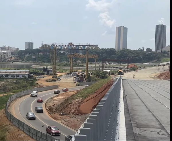 Monafrique8's tweet photo. Côte d'Ivoire : Alassane Ouattara a annoncé que le 4ème pont d'Abidjan serait baptisé du nom de Laurent Gbagbo pour marquer un geste de réconciliation nationale.
source :Africa Intelligence
#cotedivoire #CIV #CIV225 #Alassane_Ouattara #Gbagbo #paix #Afrique #Abidjan #ivoirien https://t.co/SFb7r4IfAx