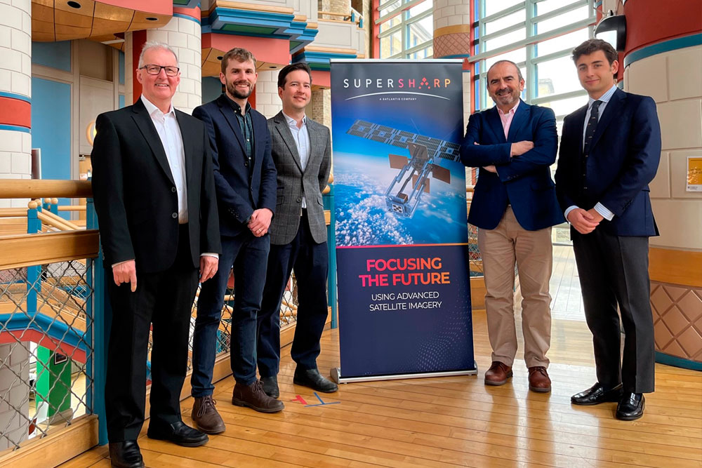 Estrategianet's tweet photo. - @satlantis_  adquiere el 51% de #SuperSharp, una spin-off de @Cambridge_Uni 

https://t.co/mPRHKus18D https://t.co/18qXOxcTTt