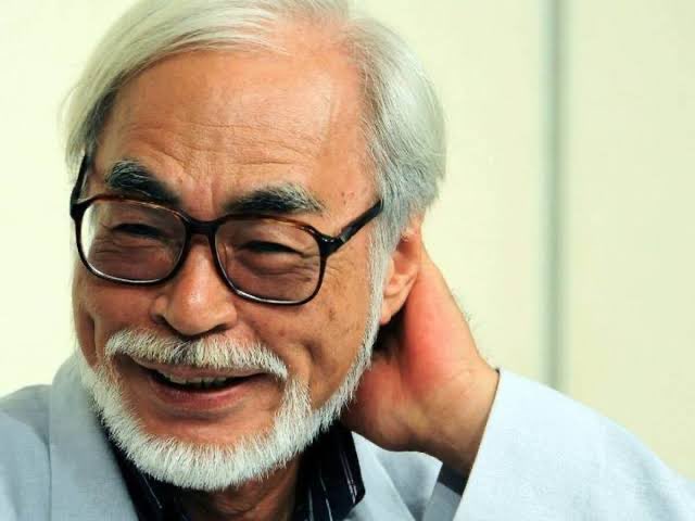 oohnoroC's tweet photo. Hayao Miyazaki como sempre solando Wes Anderson... https://t.co/FvKSoURIDb