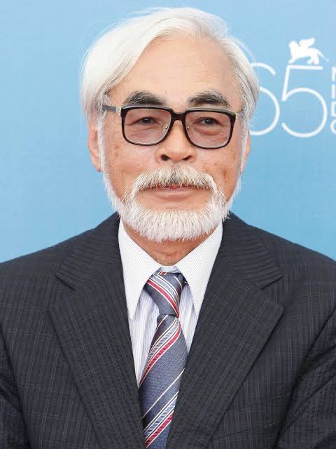 oohnoroC's tweet photo. Hayao Miyazaki como sempre solando Wes Anderson... https://t.co/FvKSoURIDb