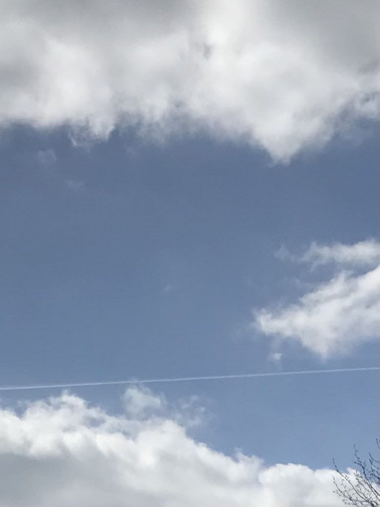 hackervank's tweet image. OEPSSS.
FF DE LUCHT BIJWERKEN 
( kwam bijna zonnetje doorheen)