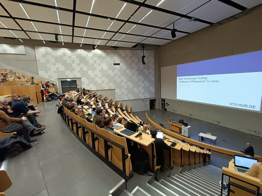 CoRe_RWTH's tweet photo. Which institutions and actors participate in German STS research communities?π€
From march 15th to 17th the german STS community met in Aachen. Now you can read about their exchange on our blog: https://t.co/cjgS5eO3rx #STSHub https://t.co/A4nuulXvBi