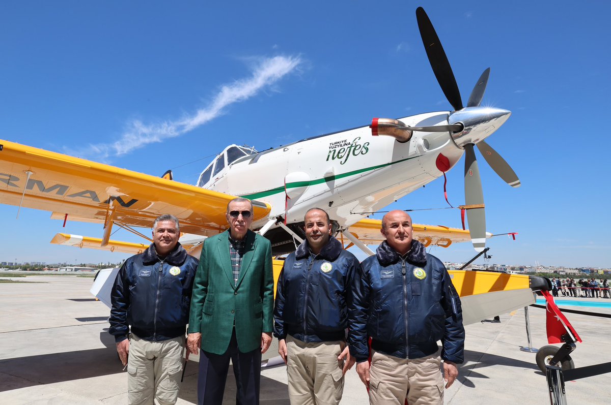 tcbestepe's tweet photo. Cumhurbaşkanı Erdoğan, orman yangını söndürme uçakları ve helikopterleri teslim törenine katıldı https://t.co/QBFpkq6ohz https://t.co/BJQlUlyvnv