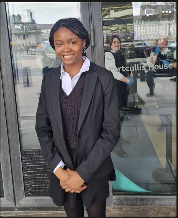 Huge well done to our Sixth Form student Jayda who last week took part in a Roundtable discussion, representing healthy food charity @BiteBack2030 , at Portcullis House with MPs including Secretary of State for Levelling Up, Michael Gove and and advisors.
#inspirational #youthled