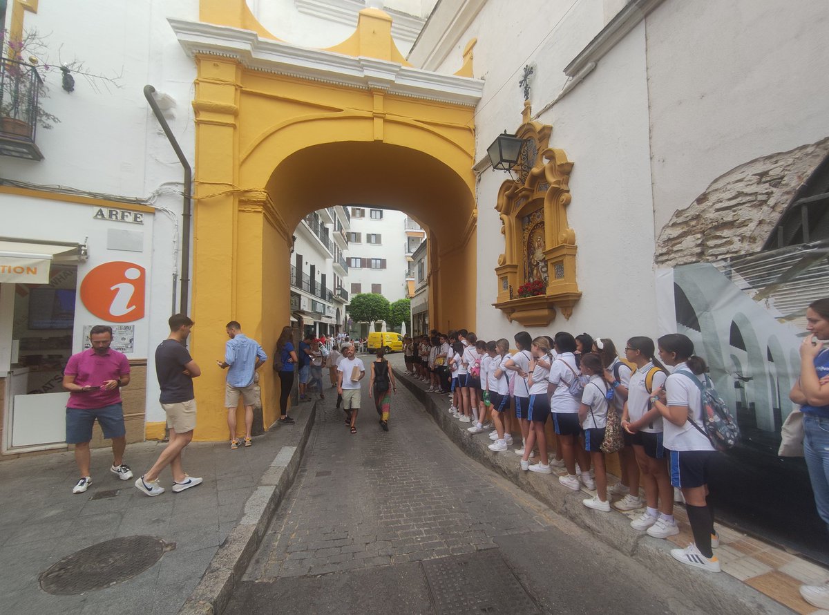 imaginaedoc's tweet image. Conociendo la historia y monumentos de #Sevilla con el centro de Nuestra Señora del Andévalo #ExcursiónEscolar