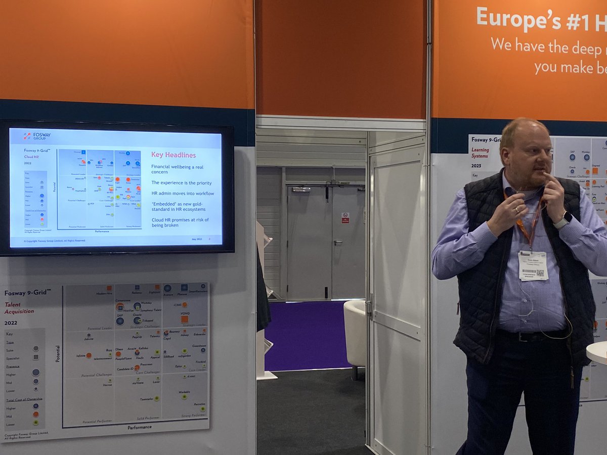 CMDVulliod's tweet photo. @fosway Sven présente les grandes tendances identifiées sur le 9-grid Cloud HR https://t.co/0cnRjFk1BD