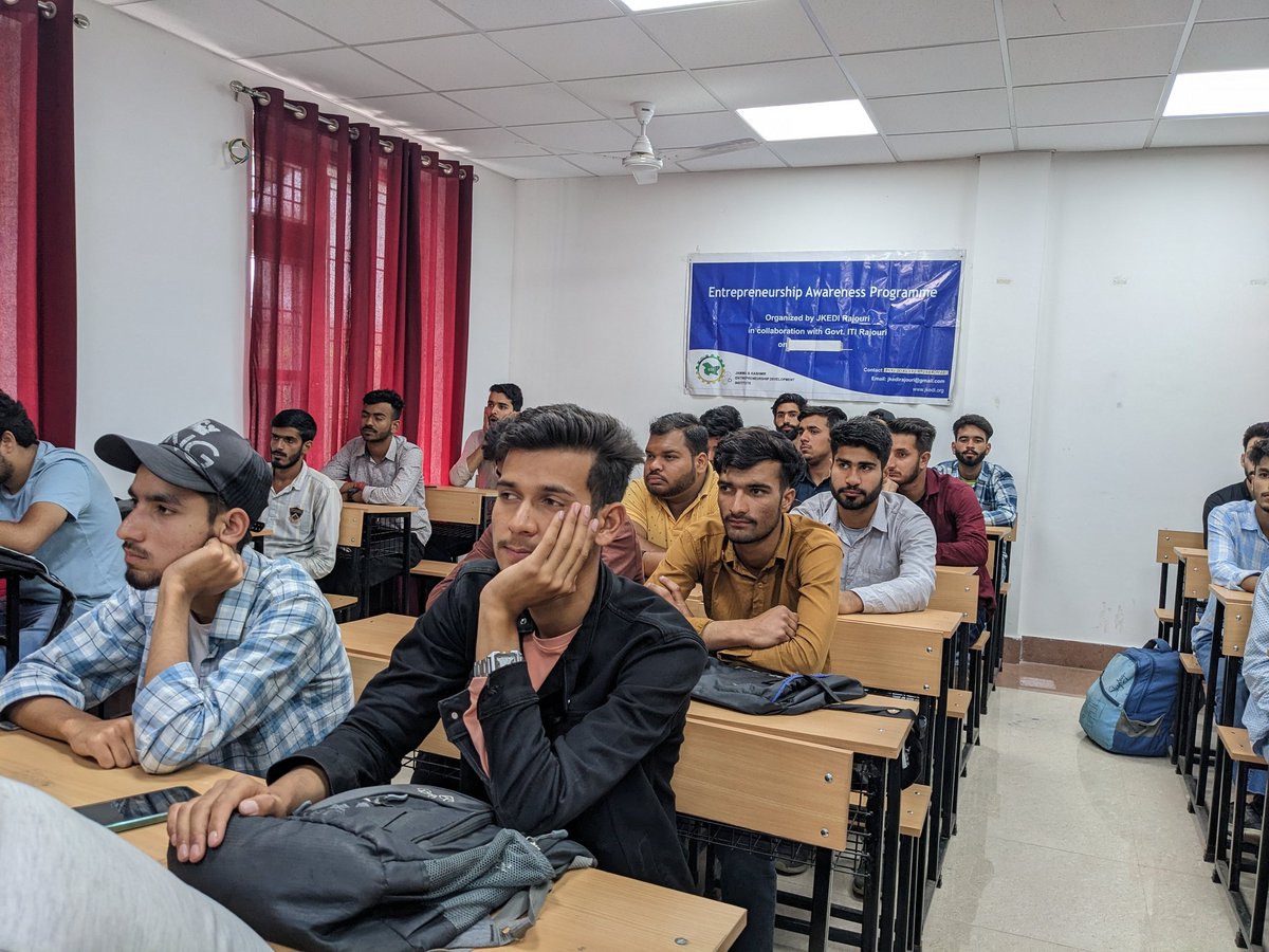 u_polytechnic's tweet photo. University Polytechnic and JKEDI J&amp;K recently concluded a highly successful seminar on 
Entrepreneurship Development among Students. The seminar took place on May 03, 2023, 
at the University Polytechnic campus and was graced by the presence of esteemed guests, 
including Meer https://t.co/6hNbI5Lu8u