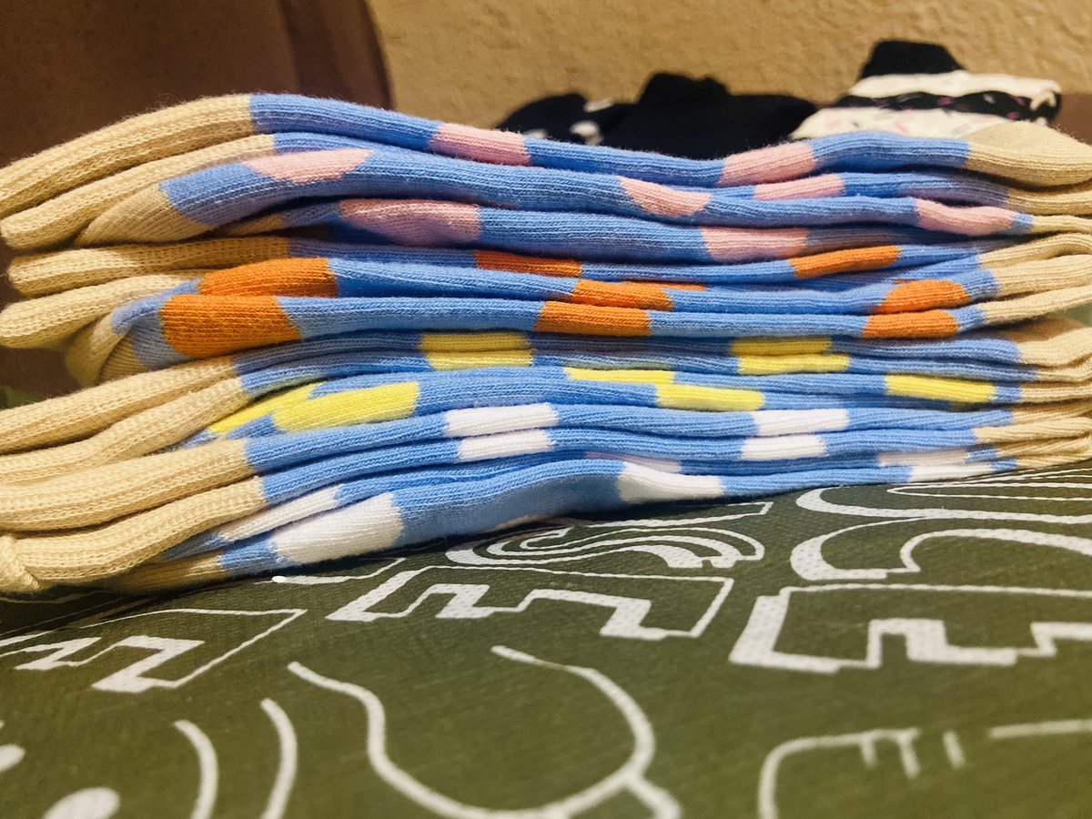 TsholoMagobosha's tweet photo. Good Day
Get yourself 3 pairs of unisex happy socks for R150.We use Pep Paxi to courier.
Based in Pretoria Eastlynne 
Text me on 0790905167 to order yours.
Thank You❤️
#GirlzTalkZa 
#GirlsTalkZa https://t.co/Ouaba0ZyIt