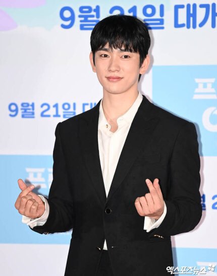 infodrakor_id's tweet photo. Siyap siyaap ditinggal wamil 😭

#Jinyoung #GOT7 : 8 Mei
#KAI #EXO : 11 Mei

Yok siapa lagi yang mau wamil bulan ini~ Hati ini masih kuat selalu https://t.co/w4rq5MqRts