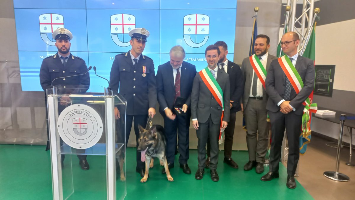 PLrivieradipon's tweet photo. 🎖 Il nostro Nucleo #SicurezzaUrbana con #Lupo premiato a Genova durante la Giornata della #PoliziaLocale per i risultati ottenuti nell’anno 2022.
#PLLoano #PLFinaleL #sicurezza #noicisiamo #inservizioperAiutarvi #genova #Lupo #cinofilo #nucleocinofilo #Loano #FinaleLigure https://t.co/YLGPWTjfUm