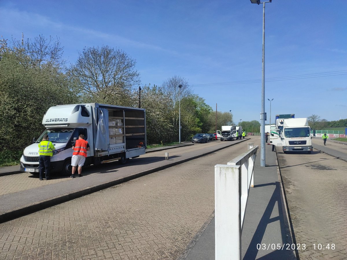 The team are out today with our @DVSAEnforcement colleagues and @Northants_RPT focusing on commercial vehicles. #OpMethane