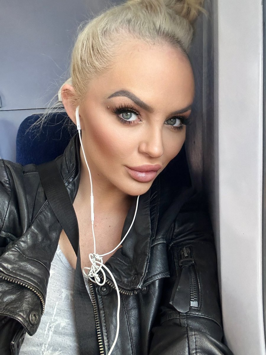 🔞louise Lee Xxx 🔞📲louiseleeuk On Twitter London Bound 🚂🚂 Aw 